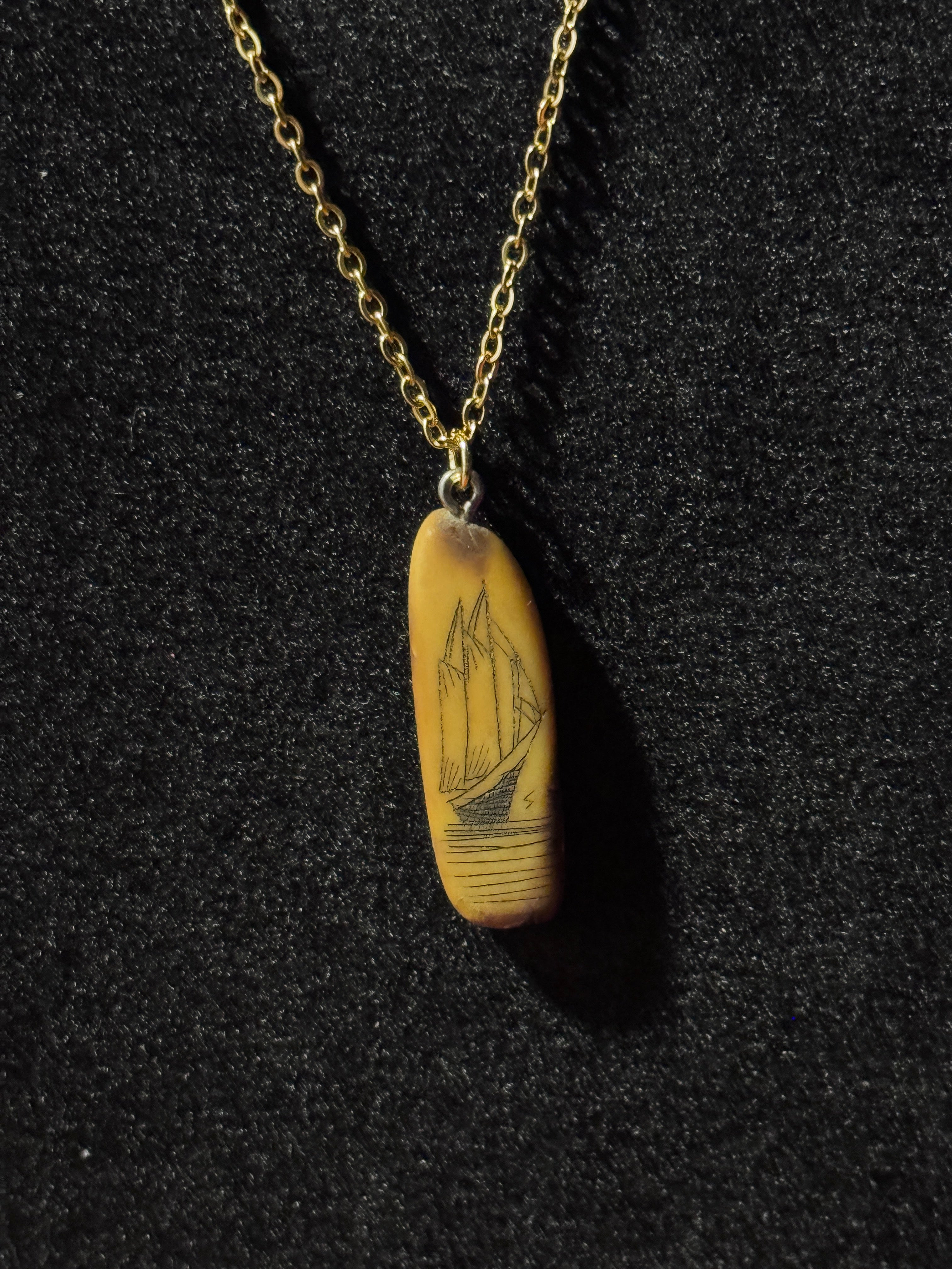 Natural Vintage Sailboat Engraved Pendant Necklace/Gift for her